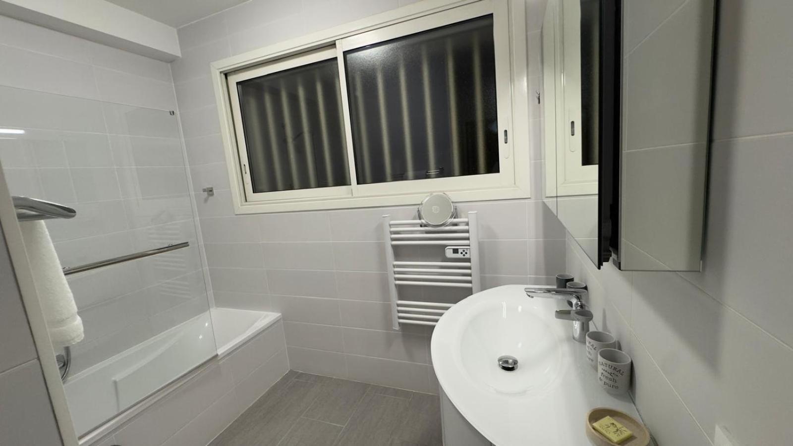 90M2 Apartement - Les Palmiers De Кан Екстериор снимка